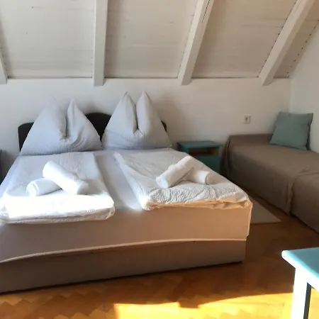 Kerti Apartman Lägenhet Balatonkeresztúr