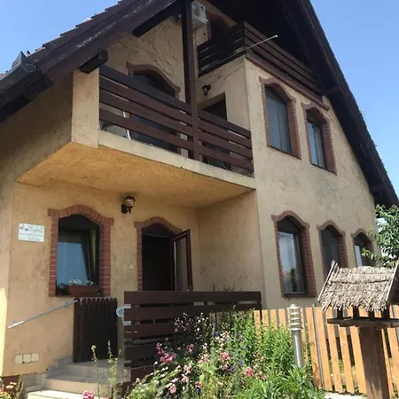 Kerti Apartman Lägenhet *